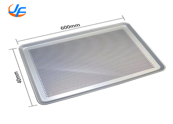 RK Bakeware China-601828 পূর্ণ আকার 16 Gauge 18 &quot;x 26&quot; Wire in Rim অ্যালুমিনিয়াম Perforated Bun / Sheet Pan